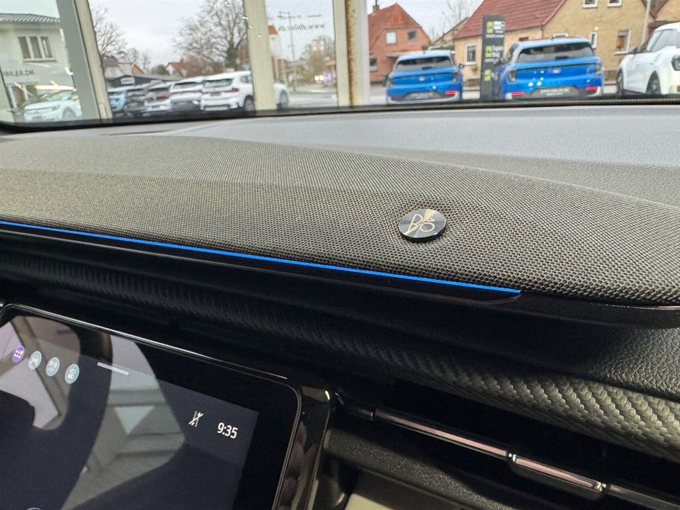 Ford Explorer 82 Premium Extended Range 5d