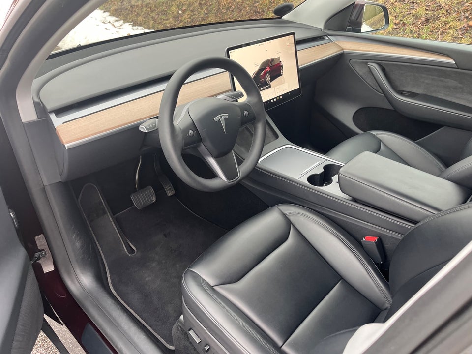 Tesla Model Y Long Range AWD 5d