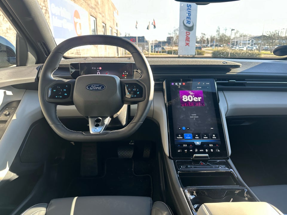 Ford Capri 82 Premium Extended Range 5d