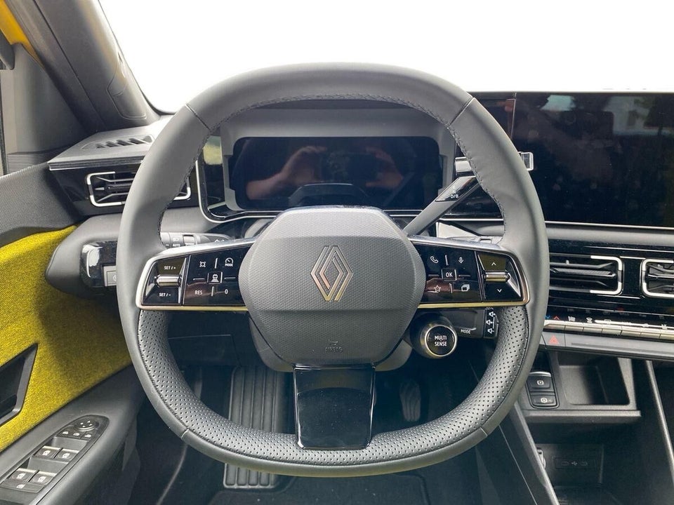 Renault 5 E-Tech 52 Iconic 5d