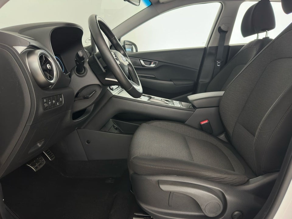 Hyundai Kona 39 EV Essential 5d