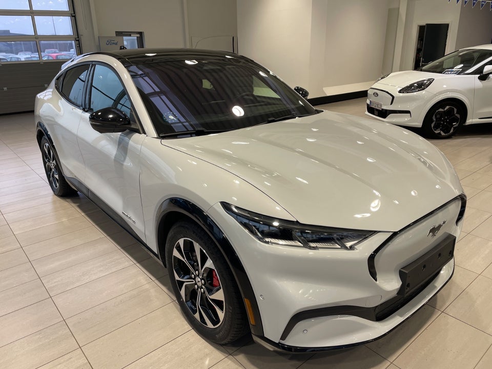 Ford Mustang Mach-E 75 Standard Range AWD 5d