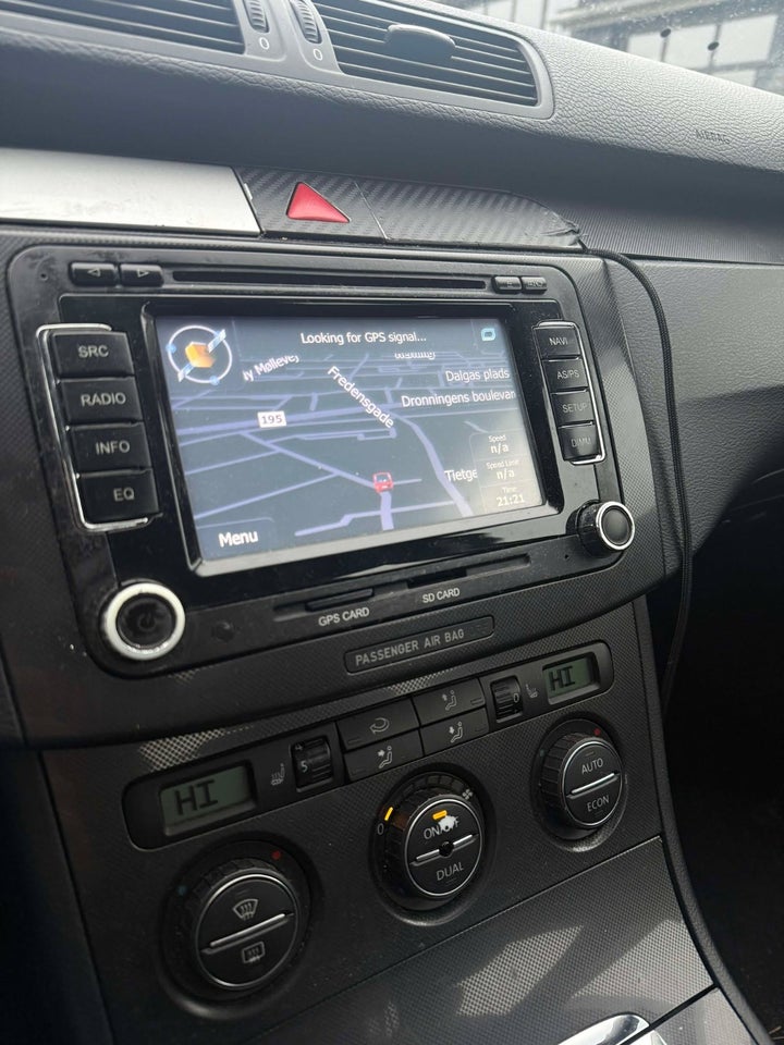 VW Passat 2,0 FSi Highline 4d