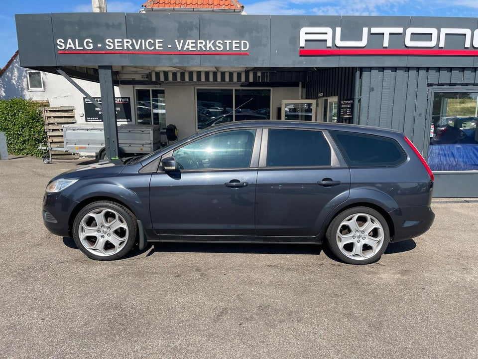 Ford Focus 1,6 Titanium 5d