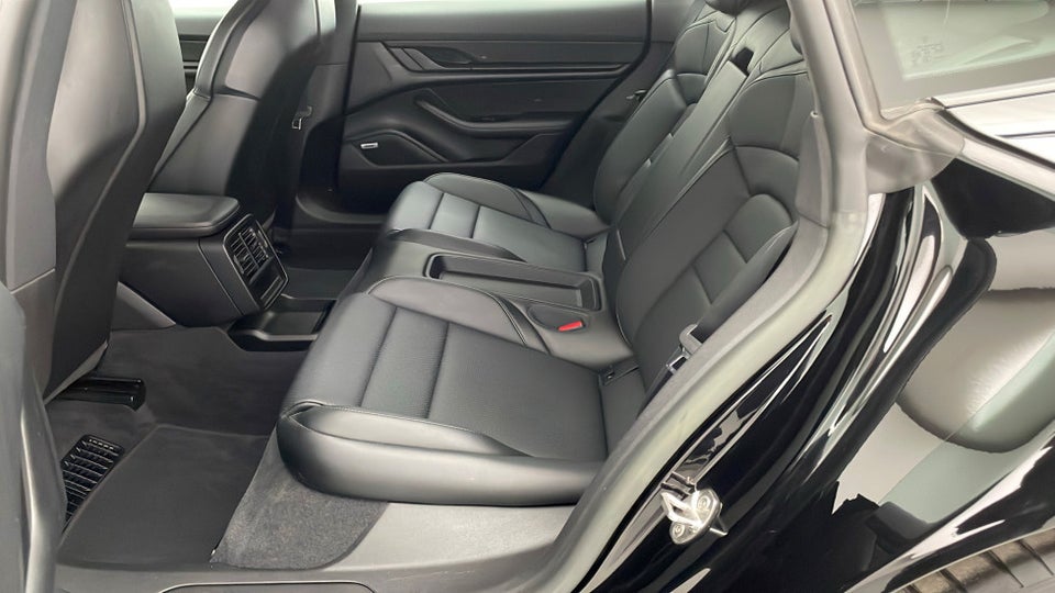 Porsche Taycan Sport Turismo 5d