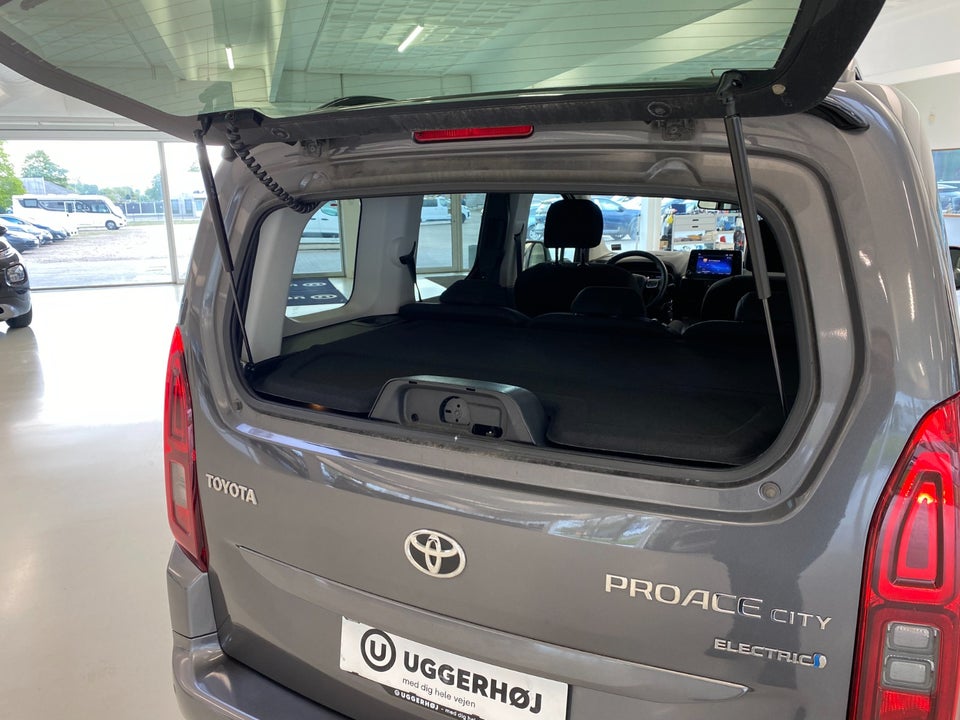 Toyota ProAce City Verso 50 Medium Family 5d