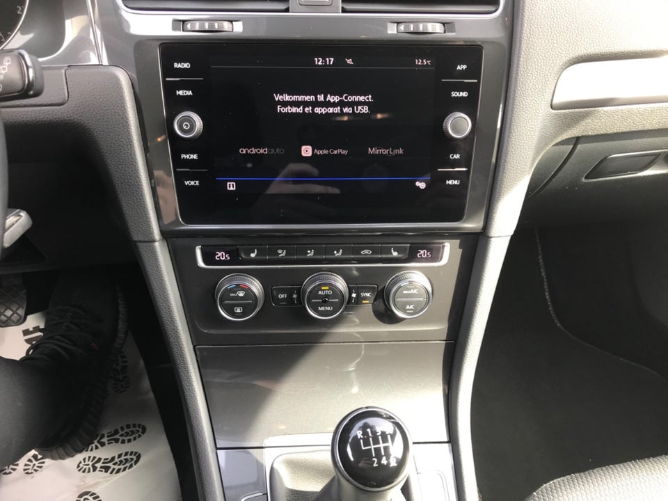 VW Golf VII 1,5 TSi 130 Comfortline 5d