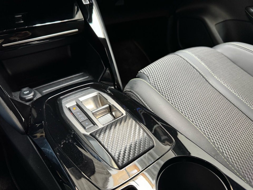 Peugeot e-208 54 GT 5d