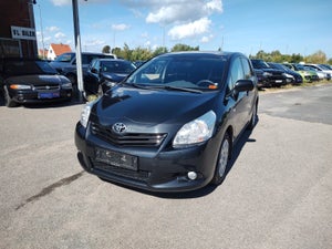 Toyota Sportsvan, modelår 2011, 131,000 km