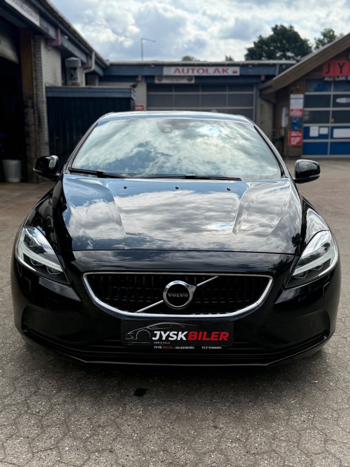 Volvo V40 2,0 D2 120 Momentum 5d