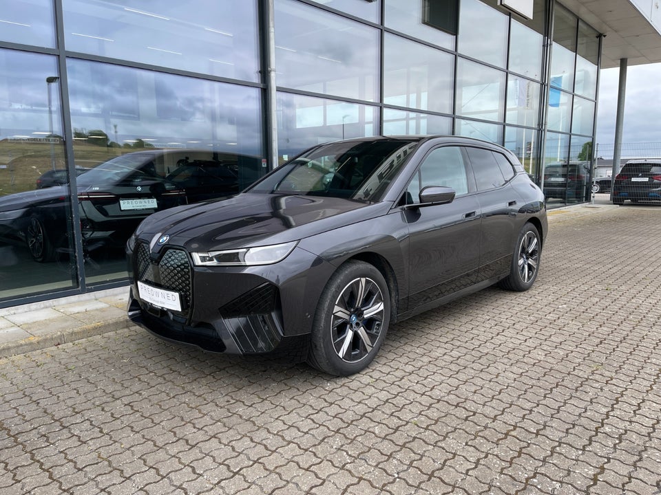 BMW iX xDrive40 Fully Charged 5d