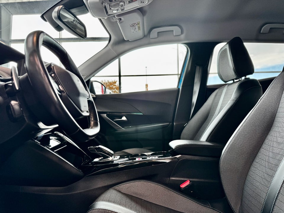 Peugeot 2008 1,2 PureTech 130 Selection Tech EAT8 5d