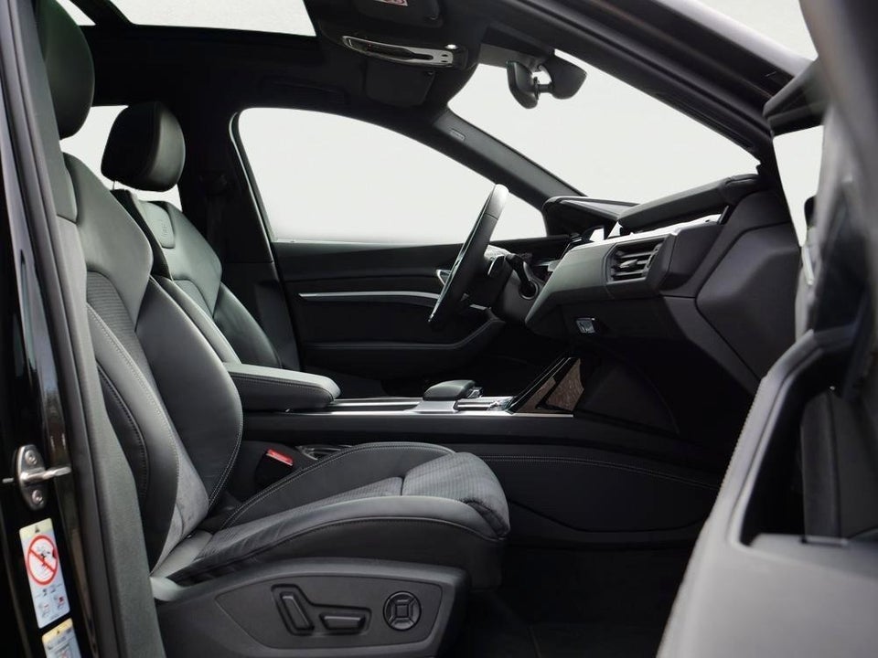 Audi Q8 e-tron 55 S-line Sportback quattro 5d