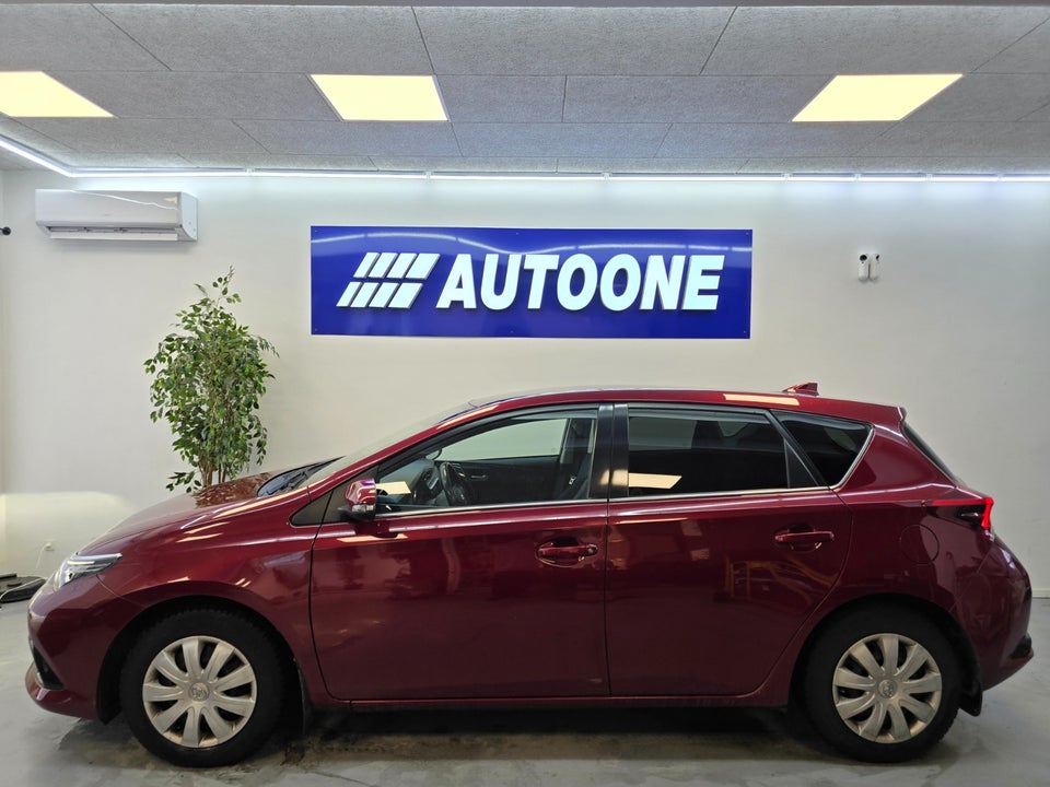 Toyota Auris 1,2 T T2 Style 5d