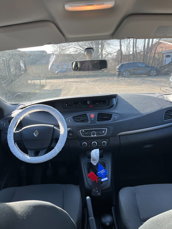 Renault Scenic III 1,6 16V Authentique 5d