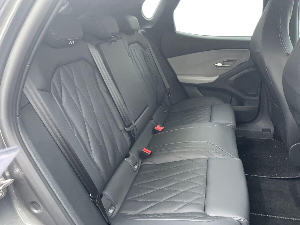 Ford Capri 77 Premium Extended Range 5d