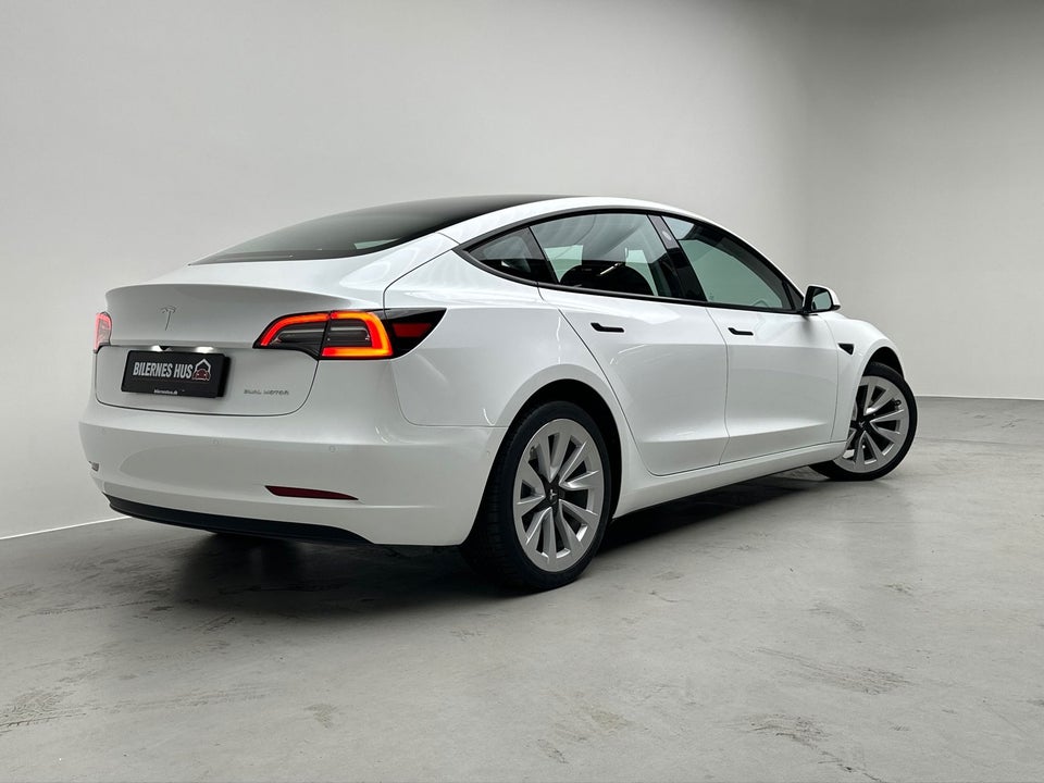 Tesla Model 3 Long Range AWD 4d