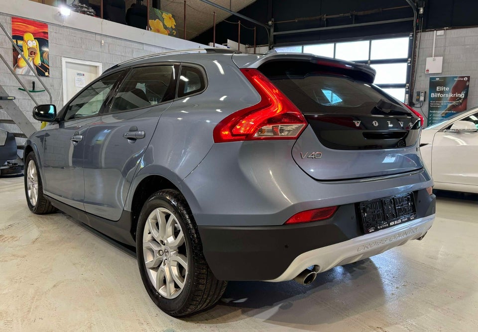 Volvo V40 2,0 D3 150 Momentum aut. 5d