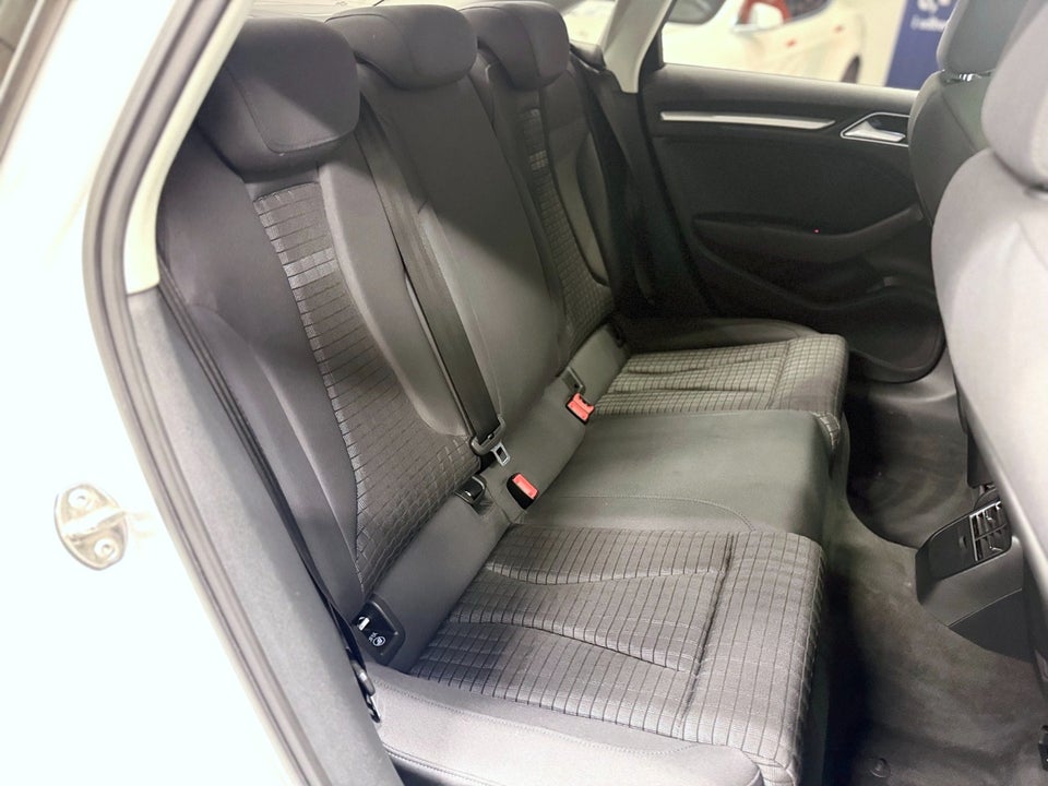 Audi A3 1,4 TFSi 140 Ambition 4d