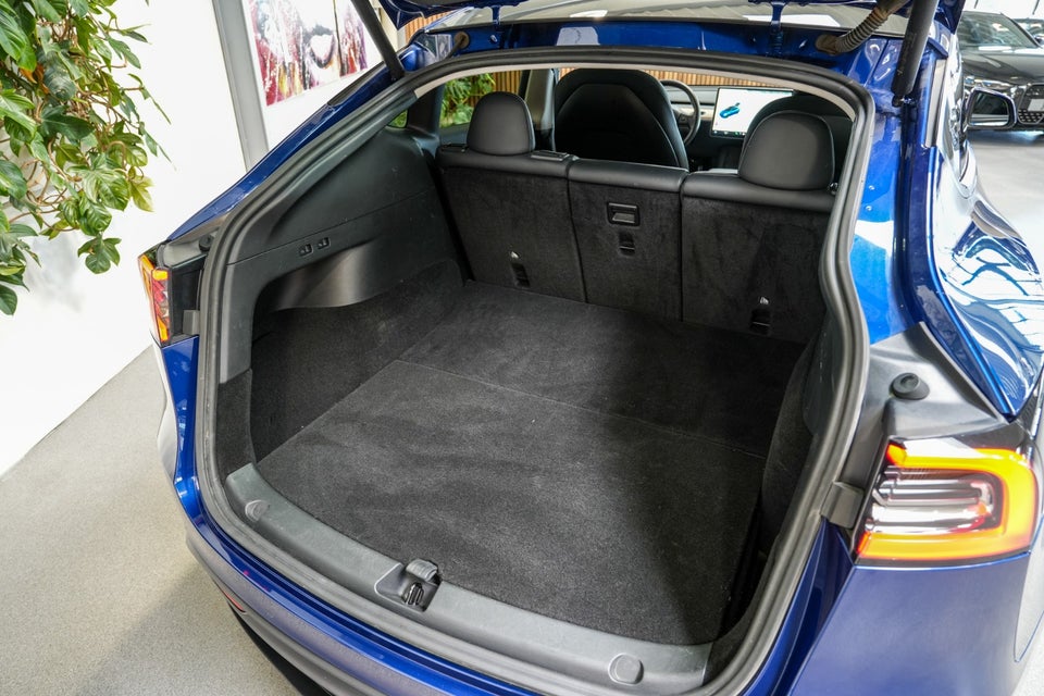 Tesla Model Y Long Range AWD 5d