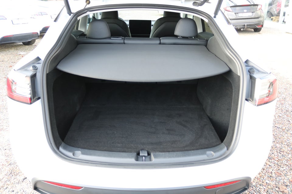 Tesla Model Y Long Range AWD 5d