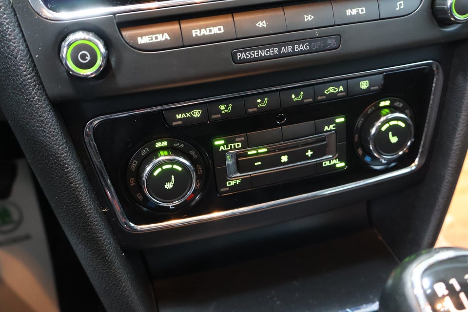 Skoda Superb 1,4 TSi 125 Elegance Combi 5d