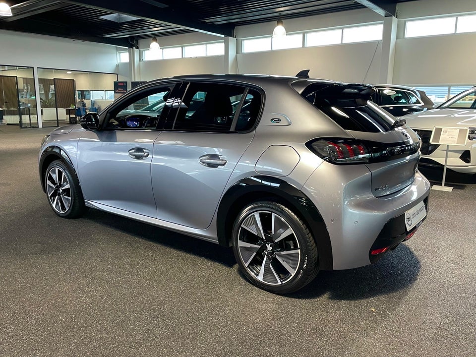 Peugeot e-208 50 GT 5d
