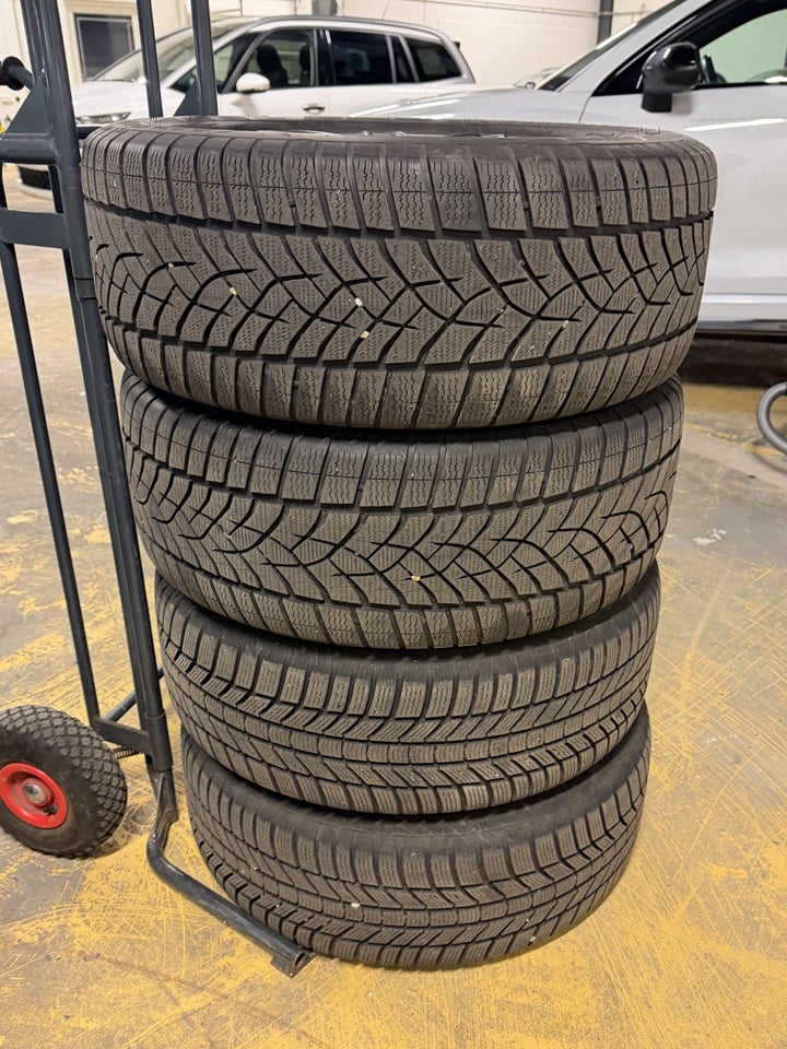 Skoda Enyaq 80 iV Loft 5d