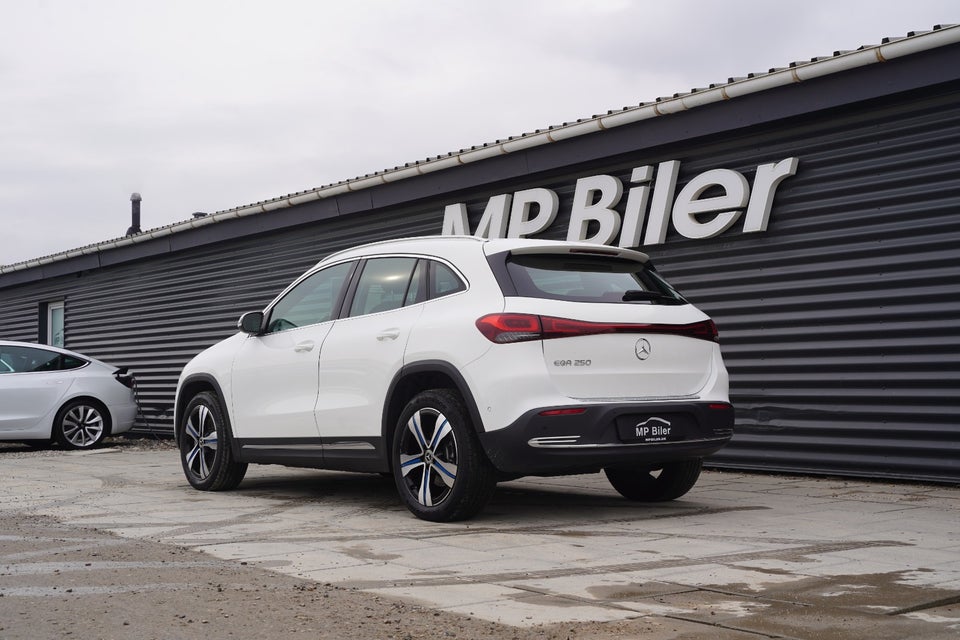 Mercedes EQA250 Progressive 5d