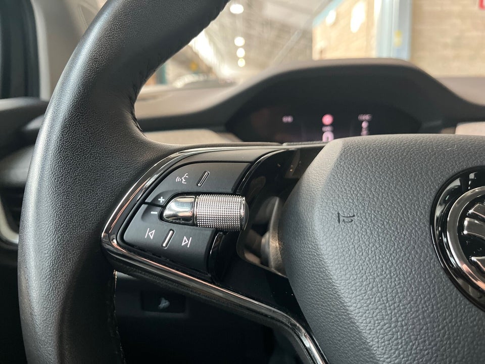 Skoda Enyaq 60 iV Loft 5d