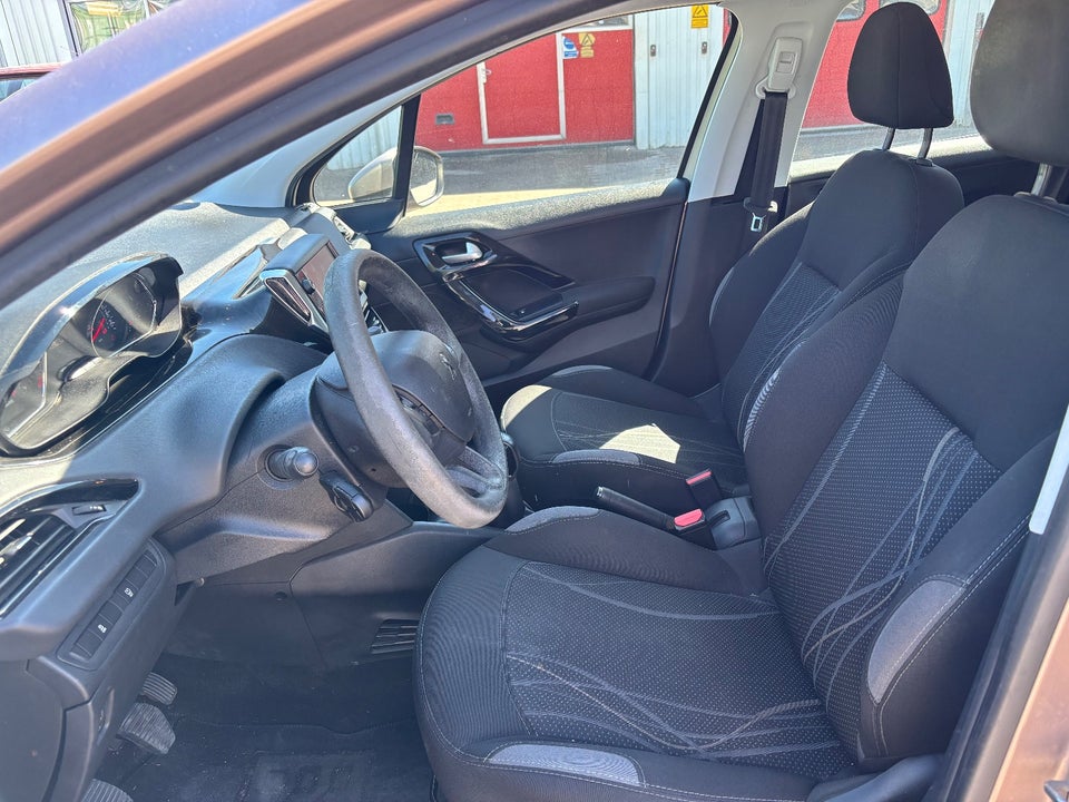 Peugeot 208 1,2 VTi Active 5d