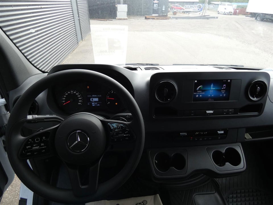 Mercedes Sprinter 317 2,0 CDi A2 Chassis aut. RWD 2d