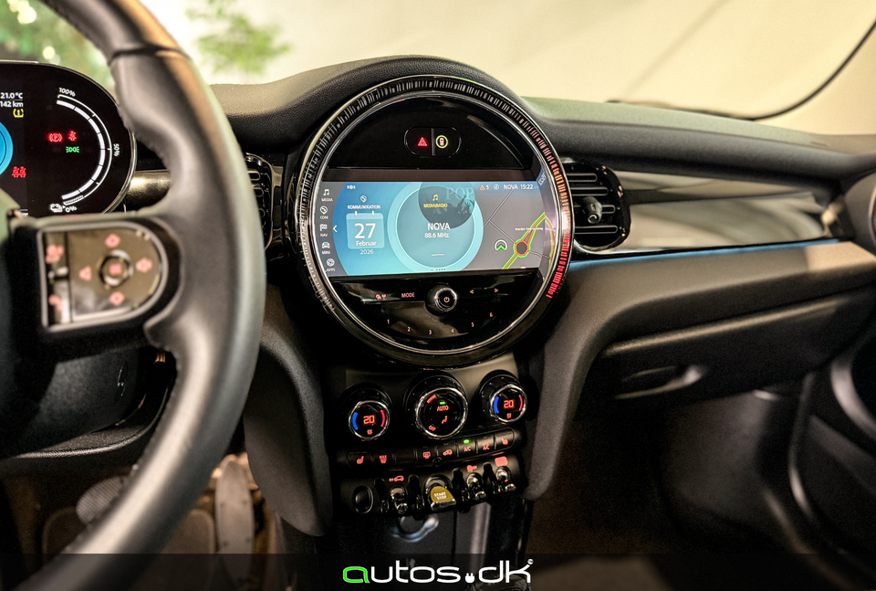 MINI Cooper SE Essential 3d