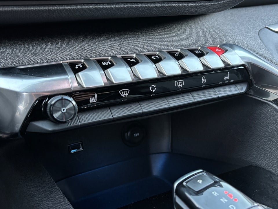 Peugeot 5008 1,2 e-THP 130 Allure EAT6 7prs 5d