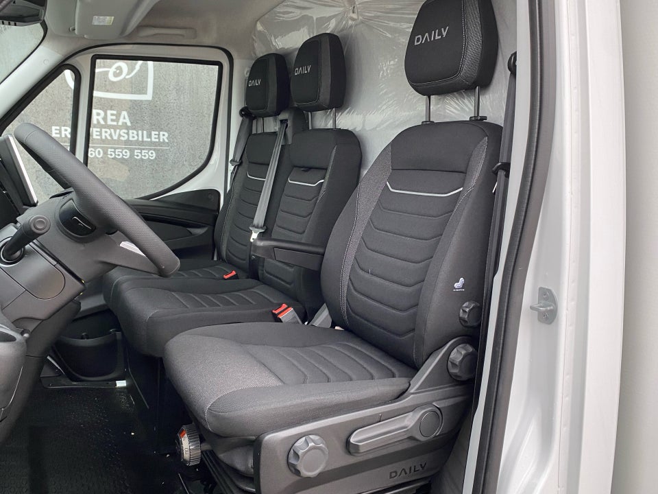 Iveco Daily 3,0 35S18 4100mm Box m/lift AG8