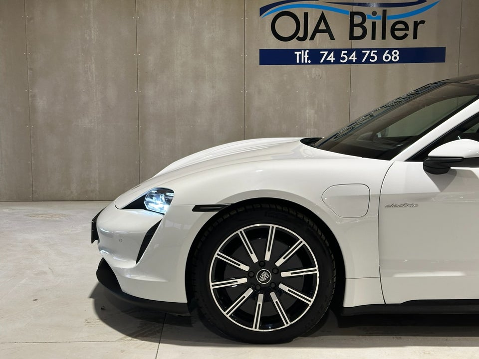 Porsche Taycan Performance+ 4d