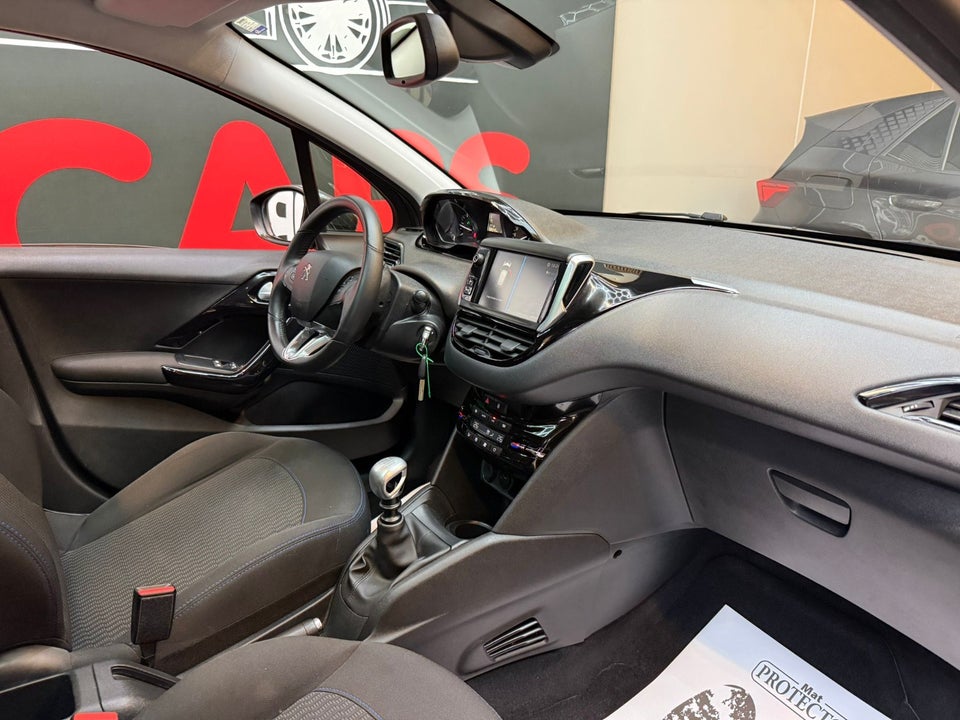 Peugeot 208 1,5 BlueHDi 100 Signature Sky 5d