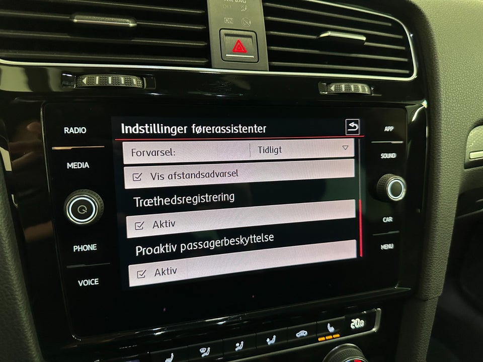 VW Golf VII 2,0 GTi DSG 5d