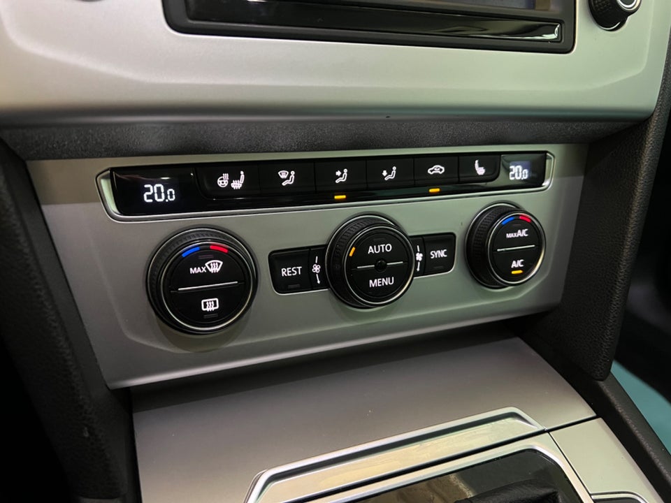 VW Passat 2,0 TDi 150 R-line Variant DSG 5d