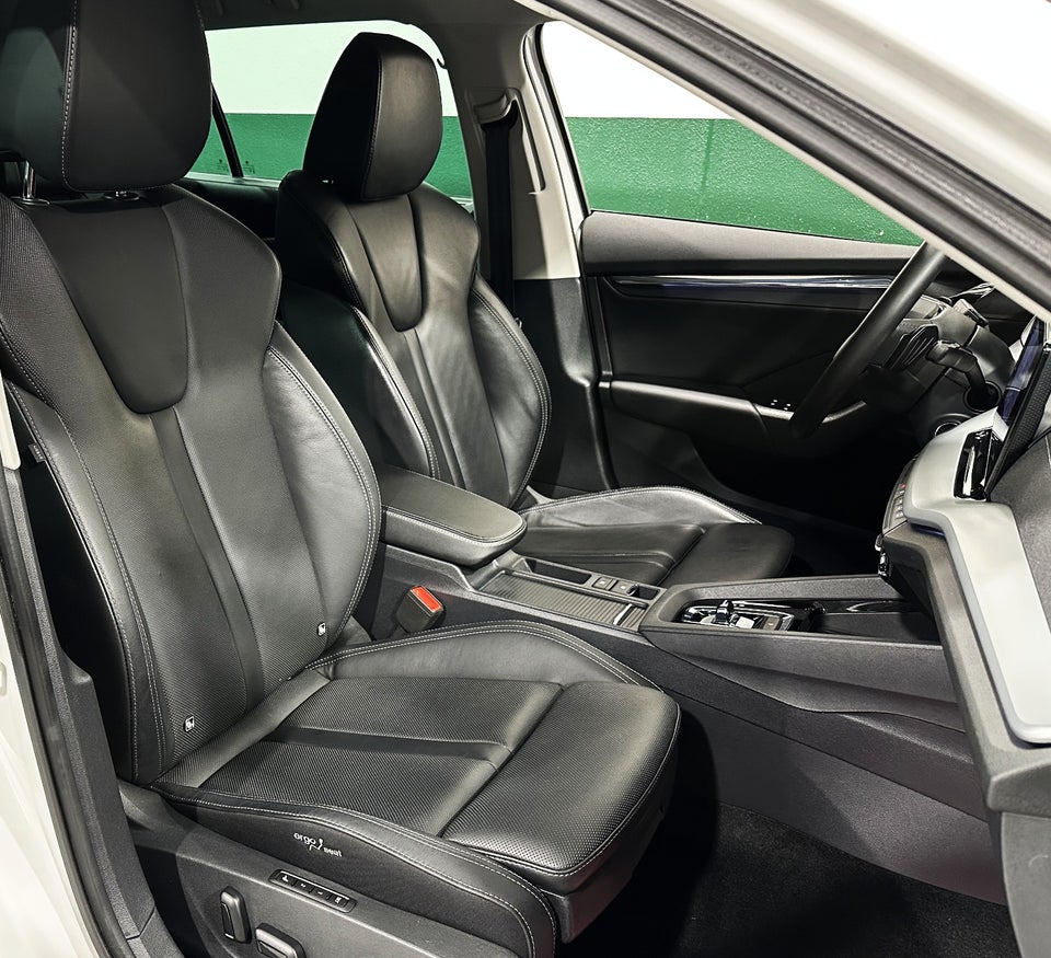 Skoda Octavia 1,4 TSi iV Plus Combi DSG 5d
