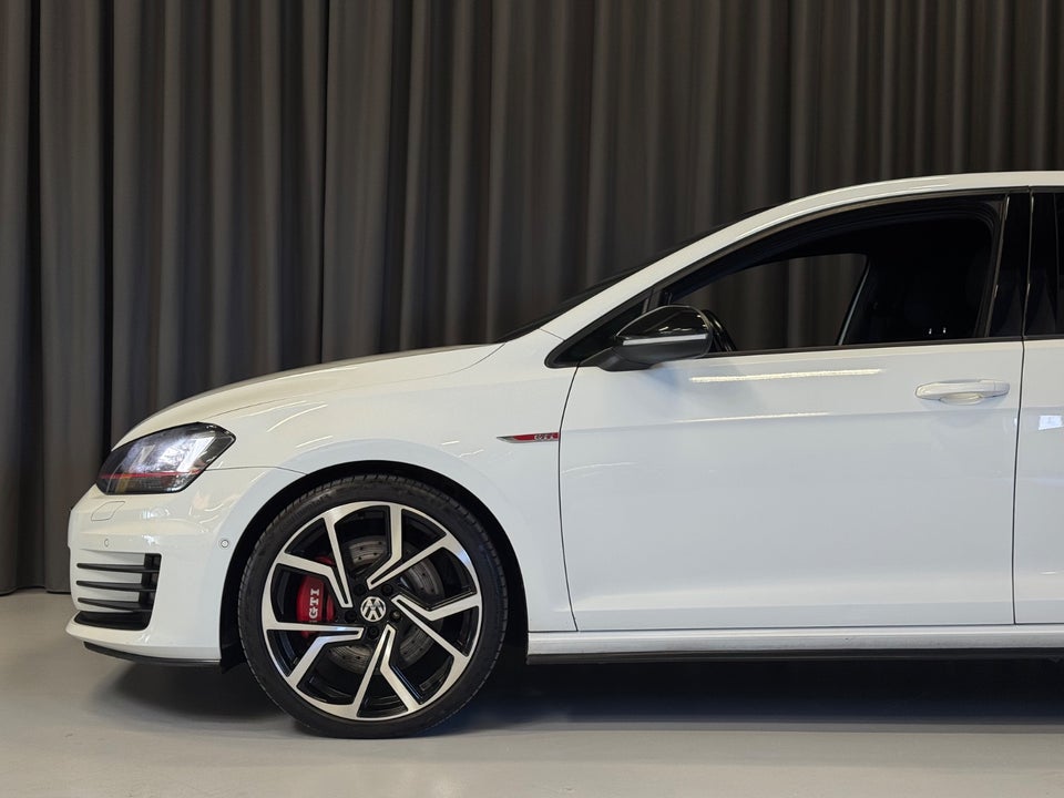 VW Golf VII 2,0 GTi Performance DSG BMT 5d