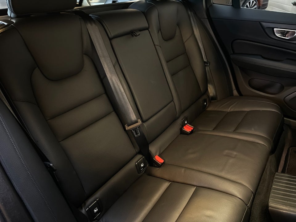 Volvo V60 2,0 T6 ReCharge Plus Dark aut. AWD 5d