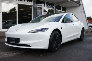 Tesla Model 3, modelår 2024, 18,000 km