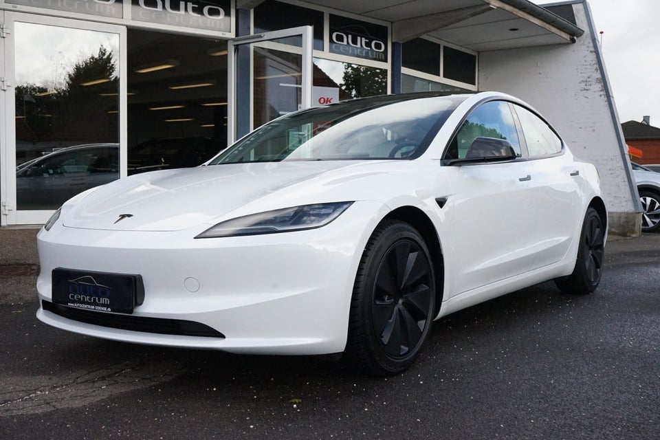 Tesla Model 3 RWD 4d