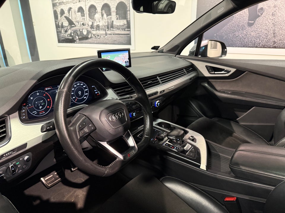 Audi Q7 3,0 TDi 272 S-line quattro Tiptr. 5d