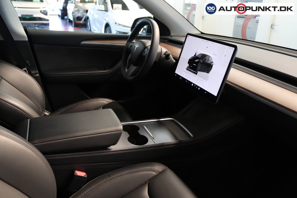 Tesla Model Y Long Range AWD 5d