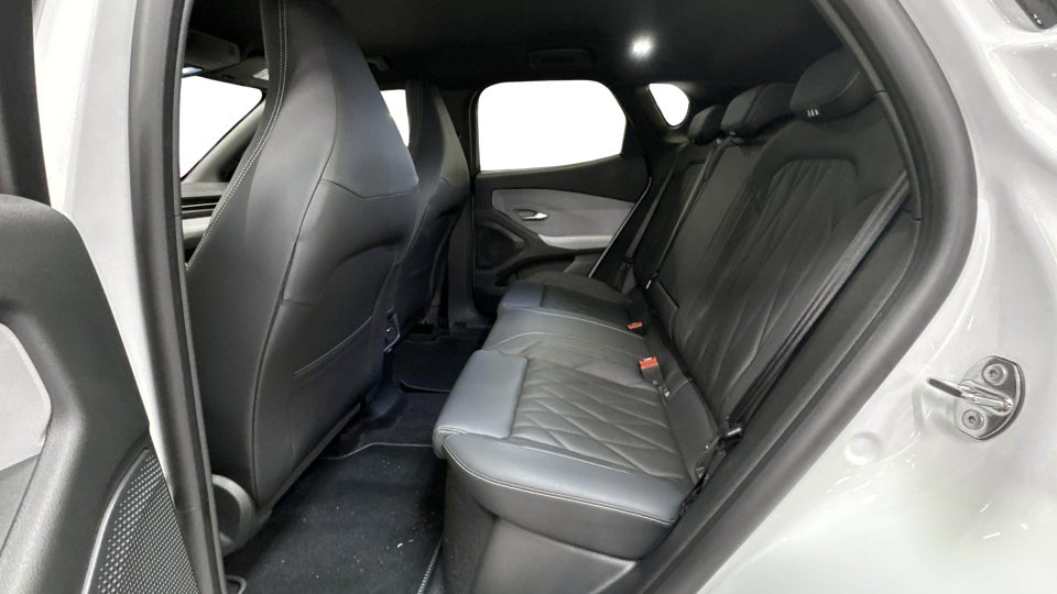 Ford Capri 82 Premium Extended Range 5d