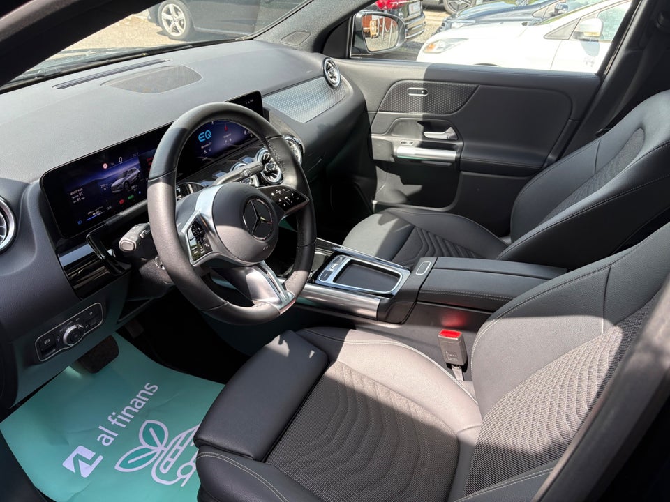 Mercedes EQA350 4Matic 5d