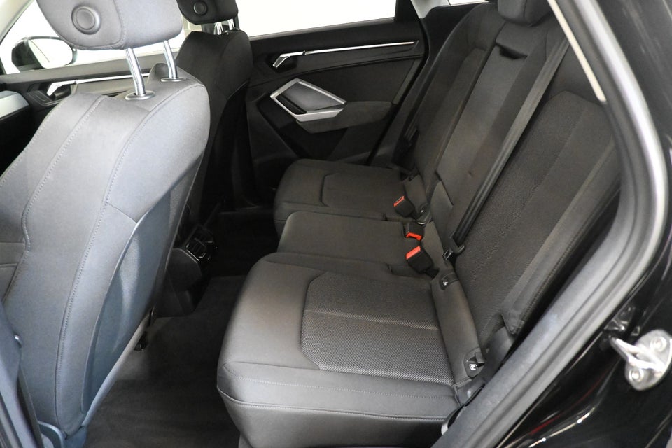 Audi Q3 45 TFSi e Attitude plus S-tr. 5d