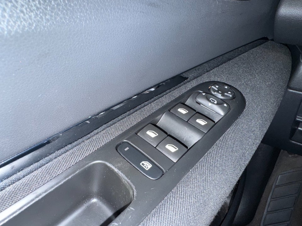 Peugeot 5008 1,6 BlueHDi 120 Allure EAT6 7prs 5d